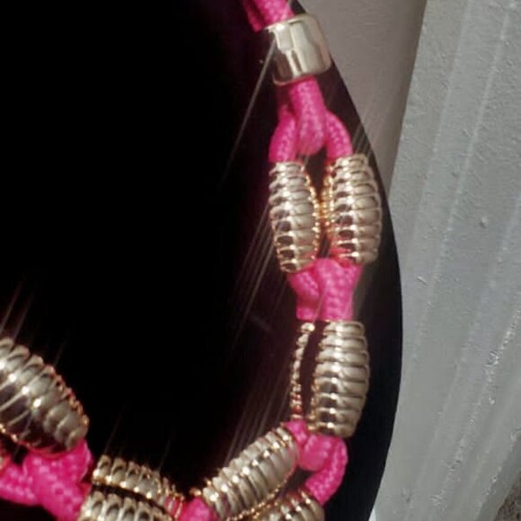 💃Hot Pink Chunky Gold String Rope Necklace🌴 - Picture 4 of 4